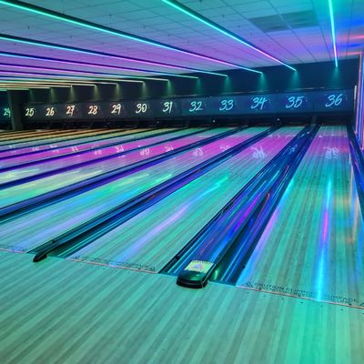 OEM Synthetic Bowling Lanes For Indoor Bowling Alley Entertainment Equipment